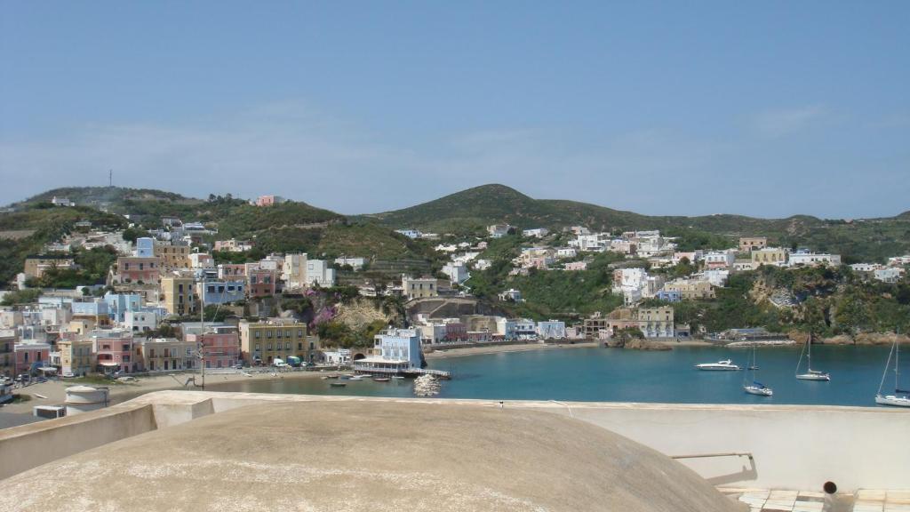 Hotel Del Capitano Πόντσα Εξωτερικό φωτογραφία